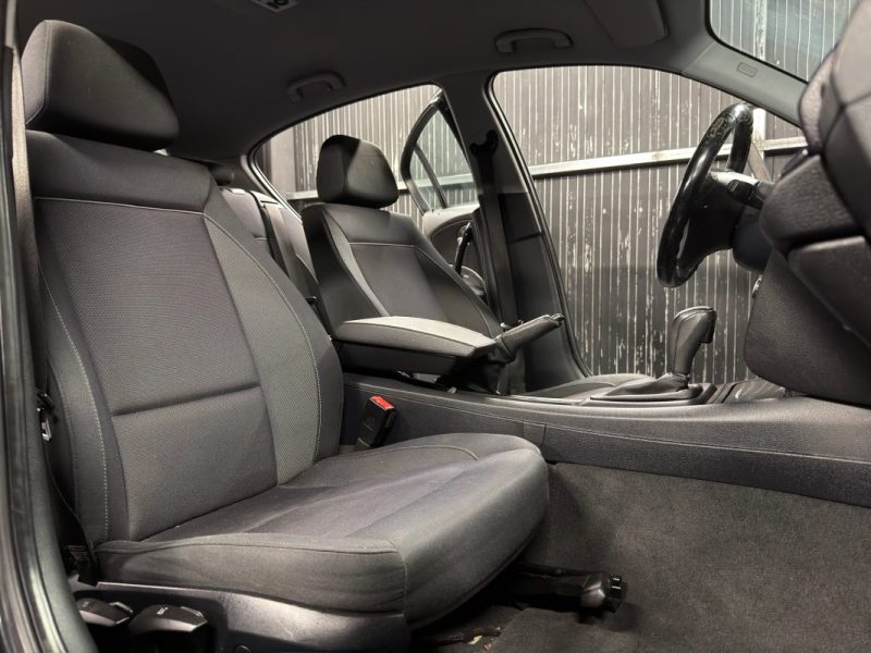 BMW SERIE 1 E87 PHASE 2 LCI 118 D  2.0 d 143 Cv -BOITE AUTOMATIQUE / 5 PORTES / RADARS DE RECUL   