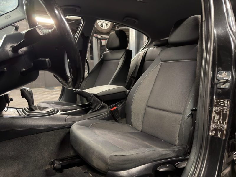 BMW SERIE 1 E87 PHASE 2 LCI 118 D  2.0 d 143 Cv -BOITE AUTOMATIQUE / 5 PORTES / RADARS DE RECUL   