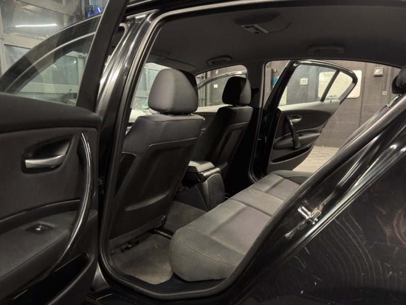 BMW SERIE 1 E87 PHASE 2 LCI 118 D  2.0 d 143 Cv -BOITE AUTOMATIQUE / 5 PORTES / RADARS DE RECUL   