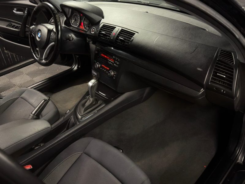 BMW SERIE 1 E87 PHASE 2 LCI 118 D  2.0 d 143 Cv -BOITE AUTOMATIQUE / 5 PORTES / RADARS DE RECUL   
