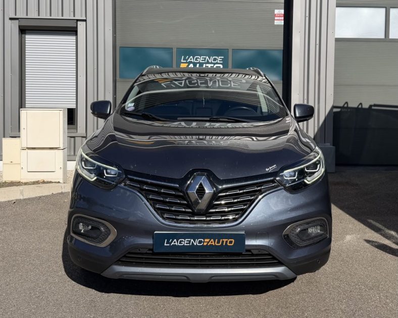 RENAULT KADJAR 1.3 TCE 140ch - Toit panoramique - BOSE - Entretient Renault - ATTELAGE - GARANTIE 6