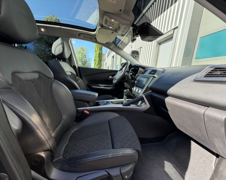 RENAULT KADJAR 1.3 TCE 140ch - Toit panoramique - BOSE - Entretient Renault - ATTELAGE - GARANTIE 6