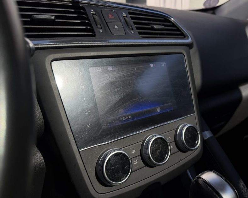RENAULT KADJAR 1.3 TCE 140ch - Toit panoramique - BOSE - Entretient Renault - ATTELAGE - GARANTIE 6
