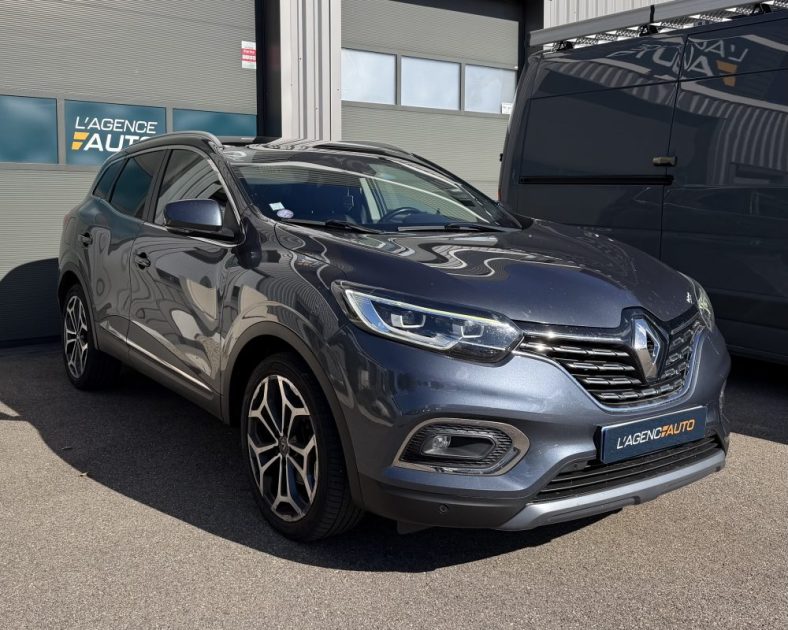 RENAULT KADJAR 1.3 TCE 140ch - Toit panoramique - BOSE - Entretient Renault - ATTELAGE - GARANTIE 6