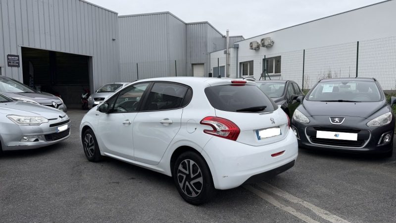 PEUGEOT 208 1.4 HDI 68CV  STYLE 5P GARANTIE