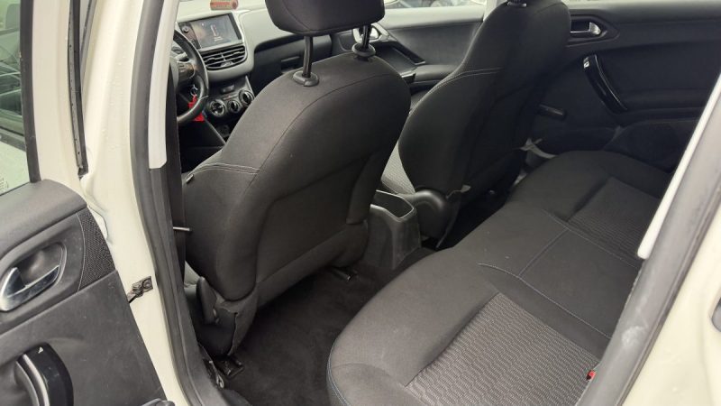 PEUGEOT 208 1.4 HDI 68CV  STYLE 5P GARANTIE