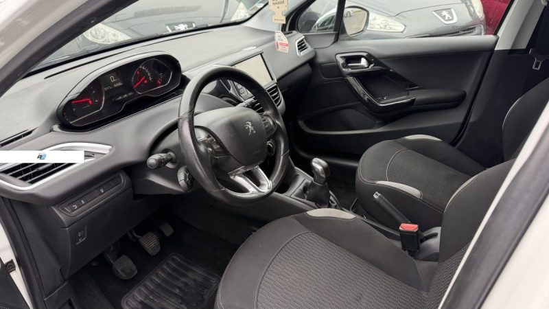 PEUGEOT 208 1.4 HDI 68CV  STYLE 5P GARANTIE
