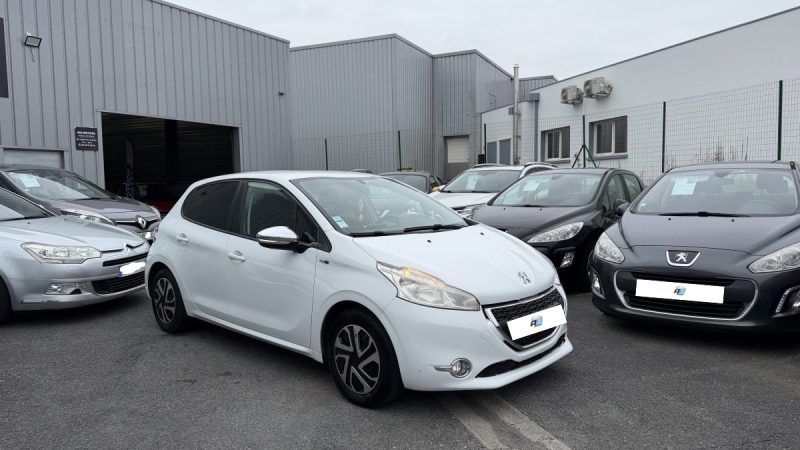 PEUGEOT 208 1.4 HDI 68CV  STYLE 5P GARANTIE
