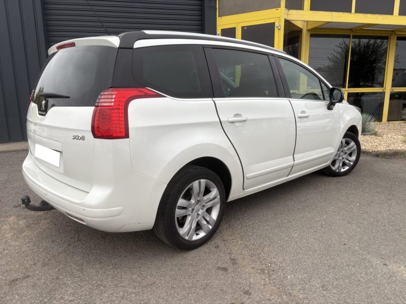 PEUGEOT 5008 1.6 HDI 120CV ALLURE 