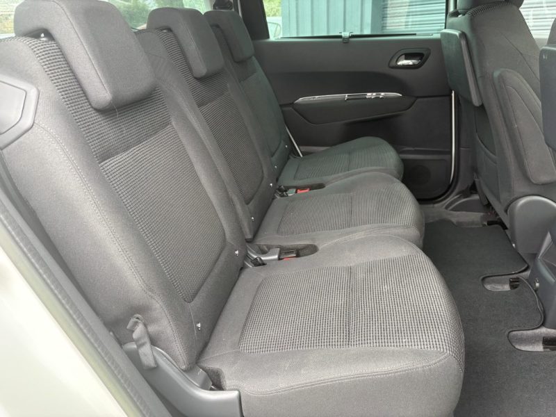 PEUGEOT 5008 1.6 HDI 120CV ALLURE 