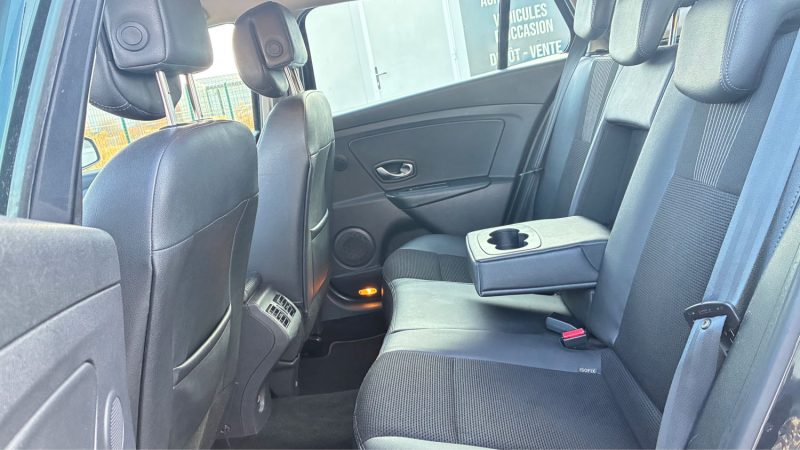 RENAULT MEGANE ESTATE 1.9 DCI 130CH CARMINAT TOMTOM