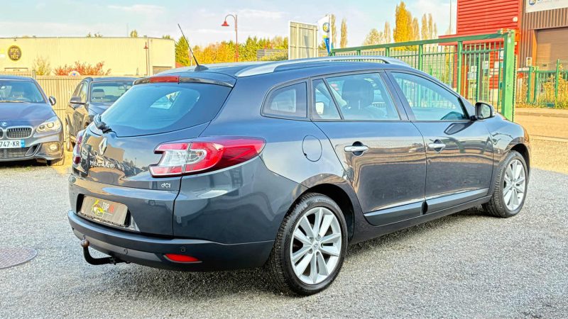 RENAULT MEGANE ESTATE 1.9 DCI 130CH CARMINAT TOMTOM