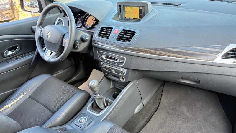 RENAULT MEGANE ESTATE 1.9 DCI 130CH CARMINAT TOMTOM