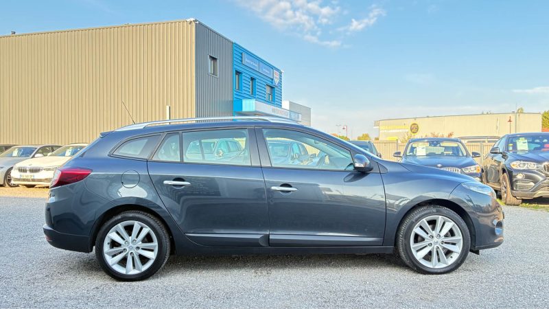 RENAULT MEGANE ESTATE 1.9 DCI 130CH CARMINAT TOMTOM