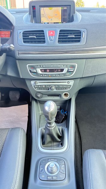 RENAULT MEGANE ESTATE 1.9 DCI 130CH CARMINAT TOMTOM