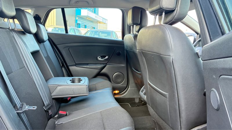 RENAULT MEGANE ESTATE 1.9 DCI 130CH CARMINAT TOMTOM