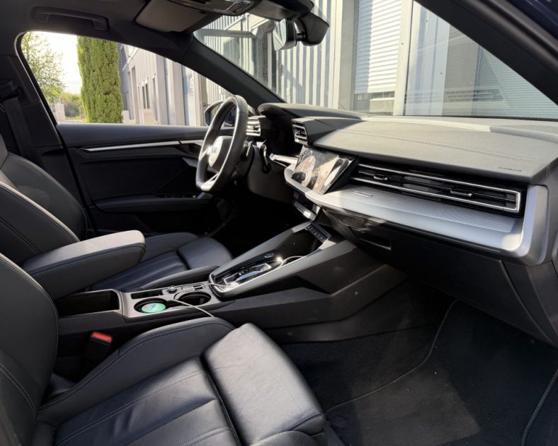 AUDI A3 SPORTBACK 35 TFSI MILD HYBRID 2025 - Toit ouvrant - Volant méplat - Jante AUDI SPORT