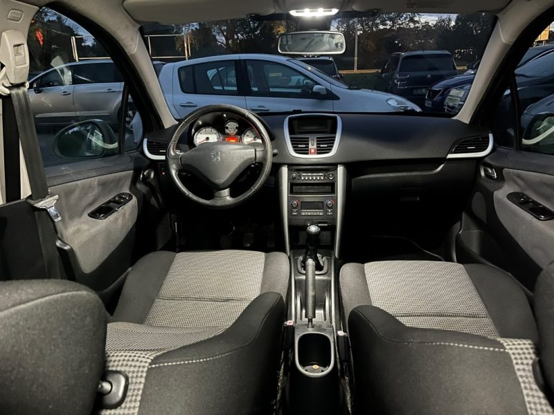 PEUGEOT 2071.4i 95CH PRENIUM