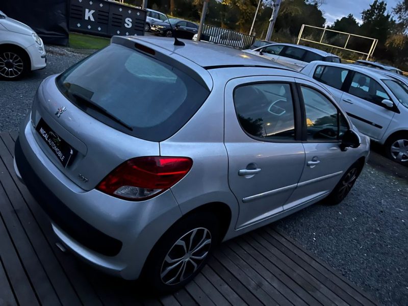 PEUGEOT 2071.4i 95CH PRENIUM