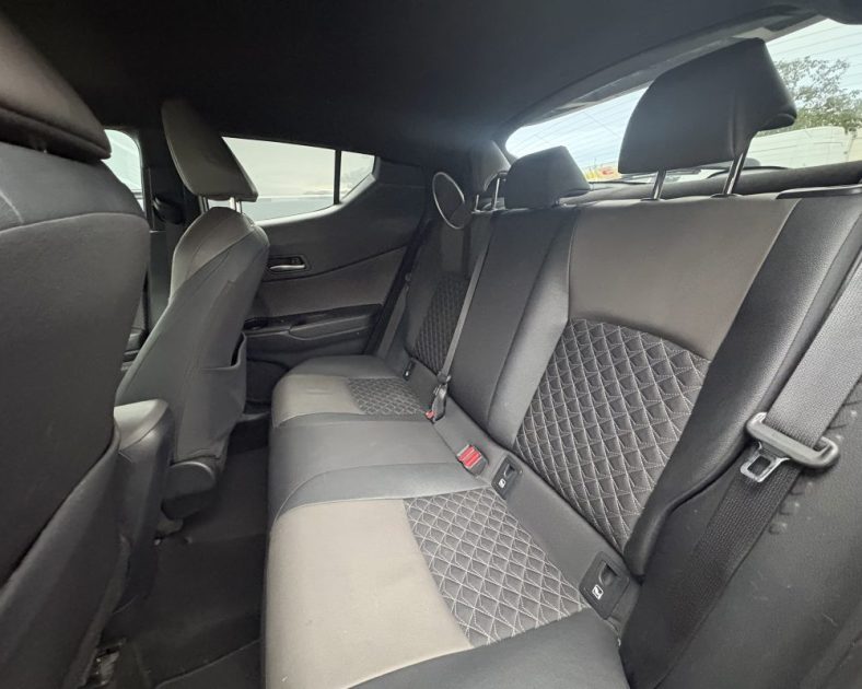 Toyota C-HR 2.0 Hybride 184ch Distinctive 2020 — 1ère main - CT vierge- Entretien COMPLET
