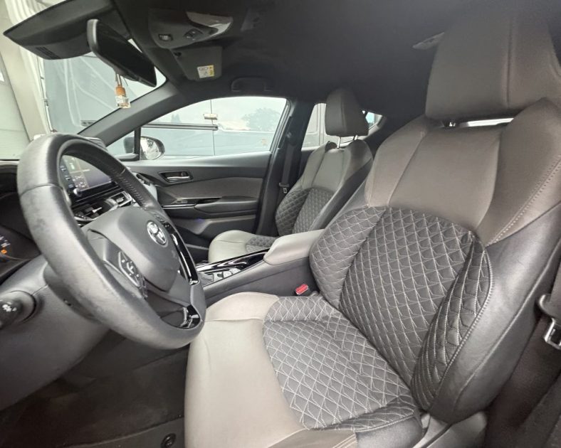 Toyota C-HR 2.0 Hybride 184ch Distinctive 2020 — 1ère main - CT vierge- Entretien COMPLET