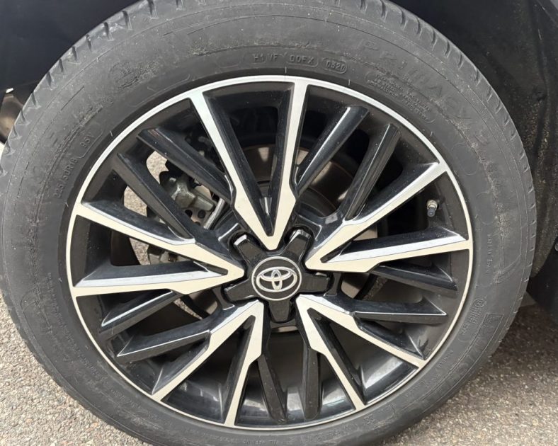 Toyota C-HR 2.0 Hybride 184ch Distinctive 2020 — 1ère main - CT vierge- Entretien COMPLET