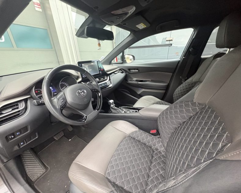 Toyota C-HR 2.0 Hybride 184ch Distinctive 2020 — 1ère main - CT vierge- Entretien COMPLET