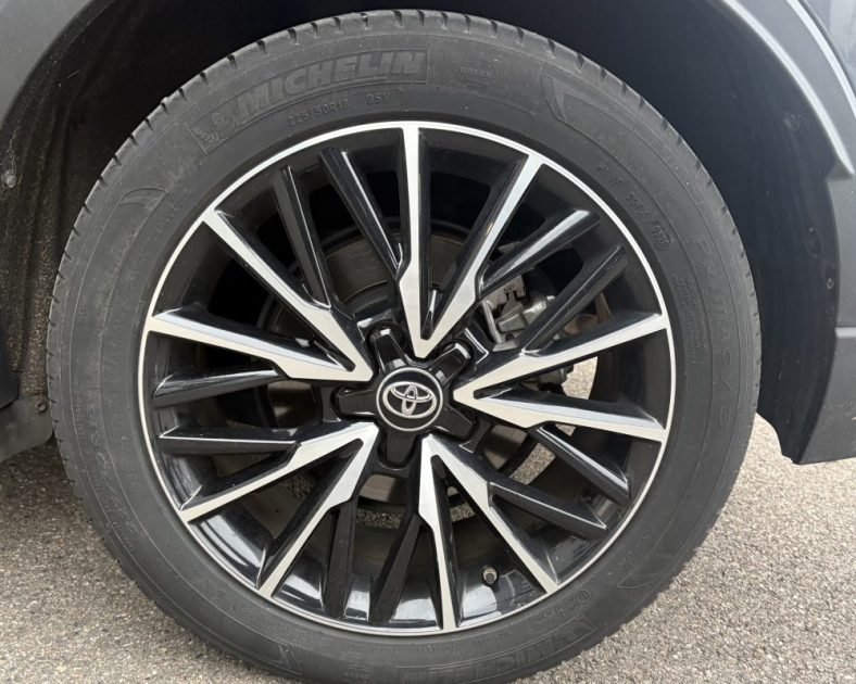 Toyota C-HR 2.0 Hybride 184ch Distinctive 2020 — 1ère main - CT vierge- Entretien COMPLET