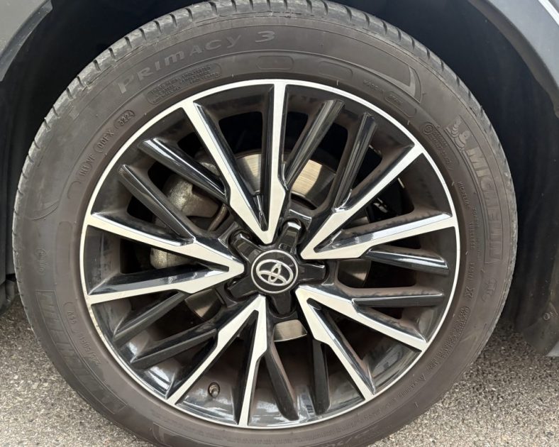 Toyota C-HR 2.0 Hybride 184ch Distinctive 2020 — 1ère main - CT vierge- Entretien COMPLET