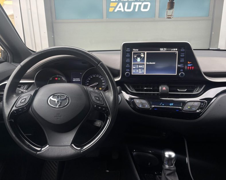 Toyota C-HR 2.0 Hybride 184ch Distinctive 2020 — 1ère main - CT vierge- Entretien COMPLET