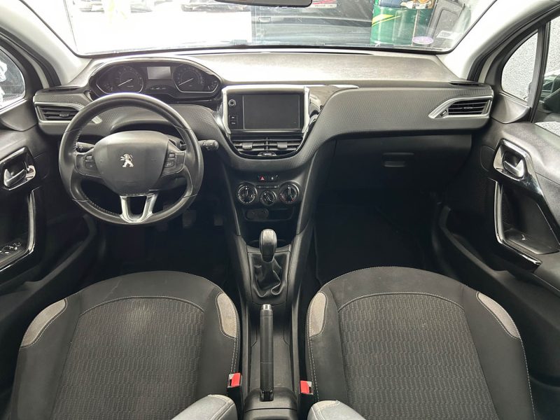 PEUGEOT 208 STYLE 1.2 VTI 82 