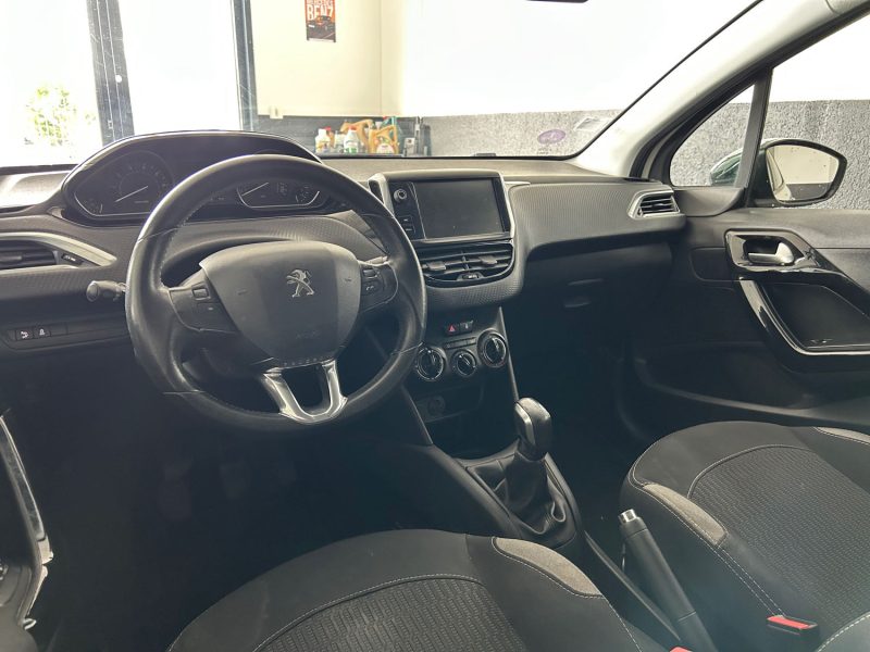 PEUGEOT 208 STYLE 1.2 VTI 82 