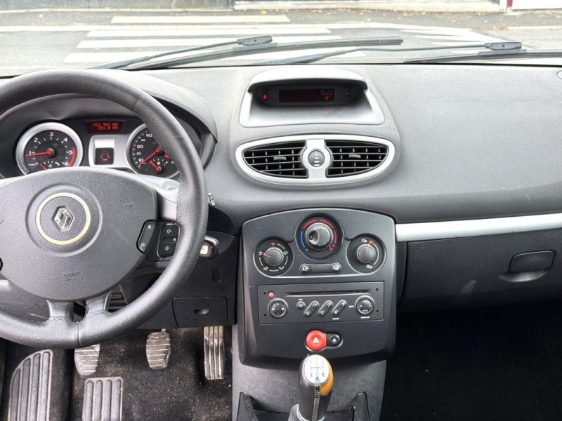 RENAULT CLIO III 1.5 DCI 70CV 3 PORTES