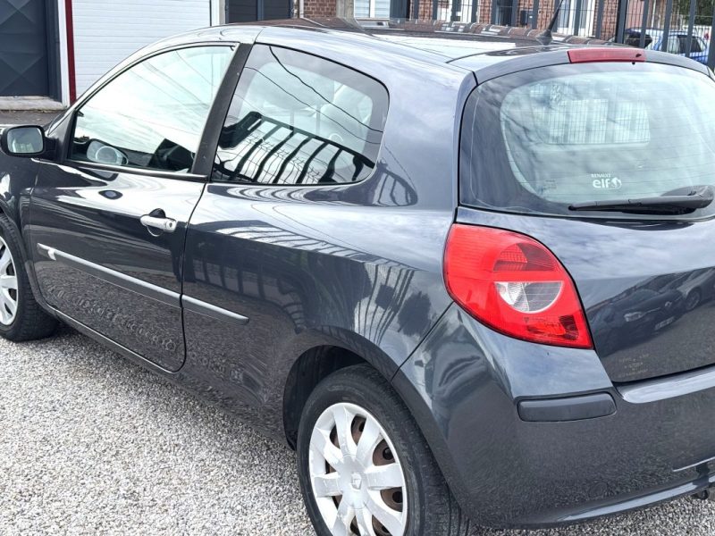 RENAULT CLIO III 1.5 DCI 70CV 3 PORTES