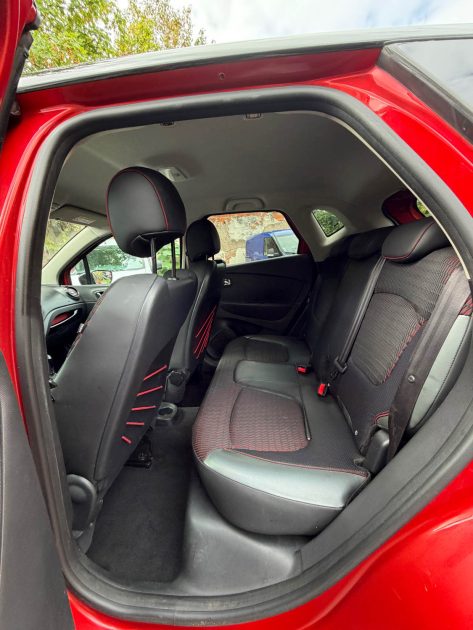 Renault Captur Helly Hansen 1.5 dCi 90 EDC eco2, berline.