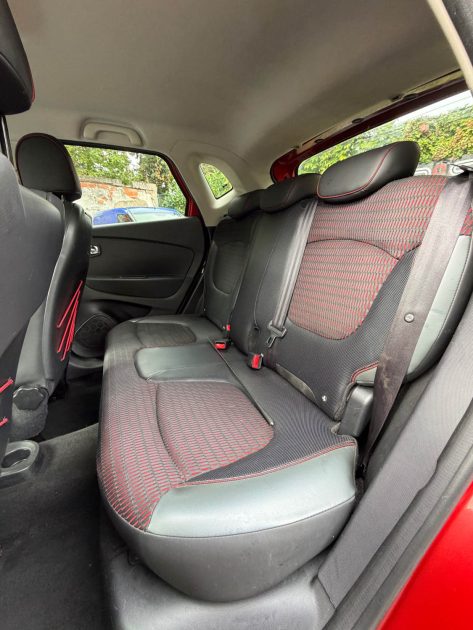 Renault Captur Helly Hansen 1.5 dCi 90 EDC eco2, berline.