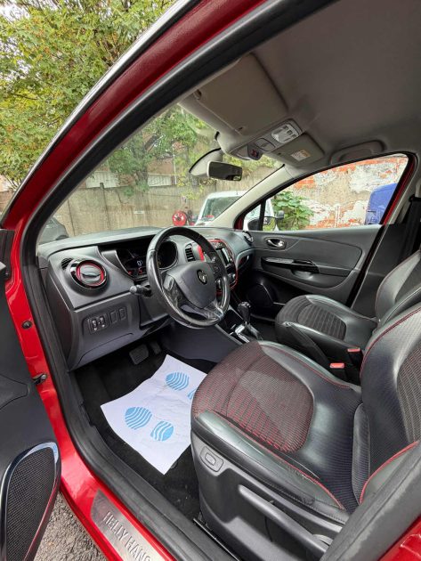 Renault Captur Helly Hansen 1.5 dCi 90 EDC eco2, berline.