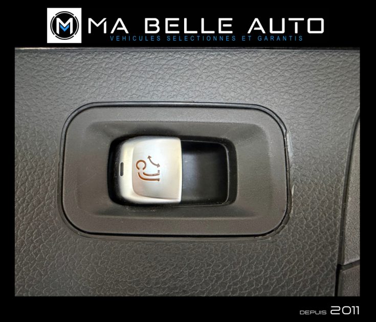 MERCEDES GLC 220D AMG LINE 9G-TRONIC 4MATIC / Toit Pano Attelage élec. GPS Camera Carplay JA19 