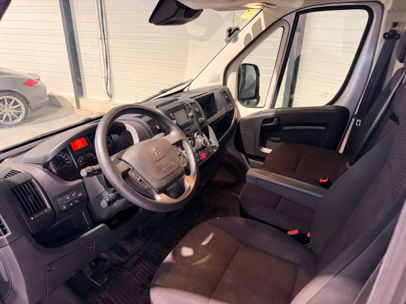 PEUGEOT - BOXER - CAMIONNETTE -  2.2 BLUEHDI 140 - 2022 - 175000 km