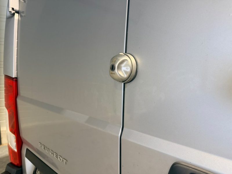 PEUGEOT - BOXER - CAMIONNETTE -  2.2 BLUEHDI 140 - 2022 - 175000 km