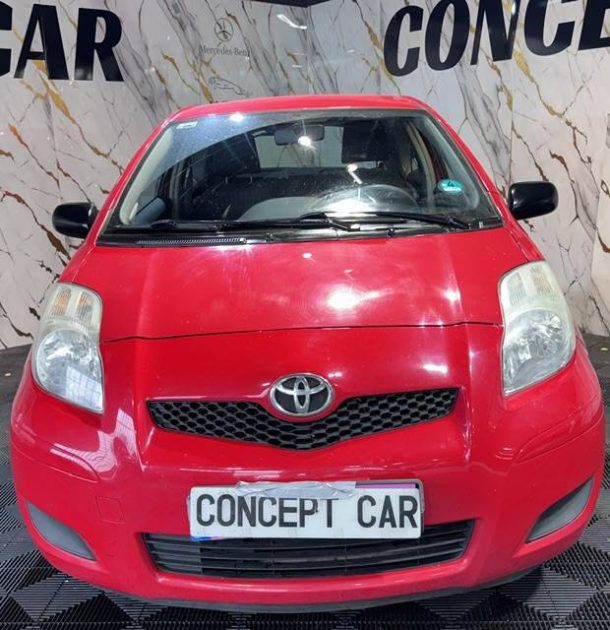 TOYOTA YARIS 1.0 VVVT I 2010 - 71 902Kms - Premier Main - SUIVIT TOYOTA