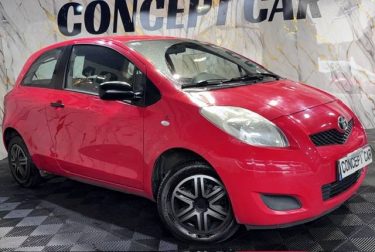 TOYOTA YARIS 1.0 VVVT I 2010 - 71 902Kms - Premier Main - SUIVIT TOYOTA