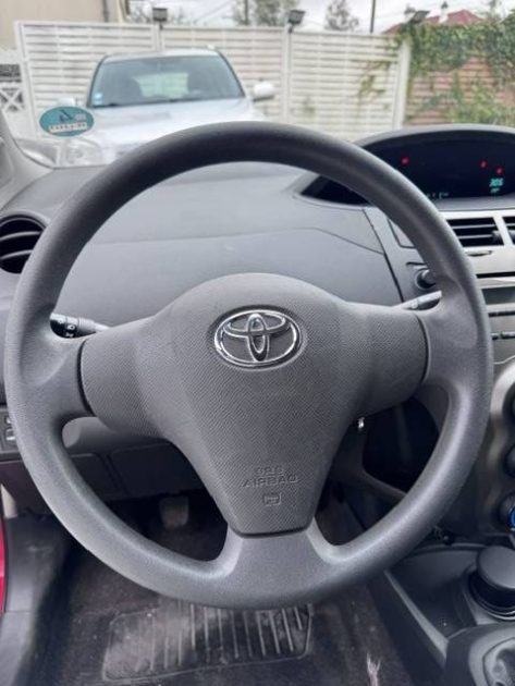 TOYOTA YARIS 1.0 VVVT I 2010 - 71 902Kms - Premier Main - SUIVIT TOYOTA