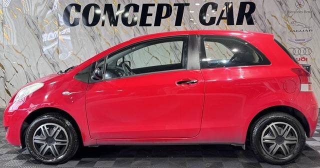 TOYOTA YARIS 1.0 VVVT I 2010 - 71 902Kms - Premier Main - SUIVIT TOYOTA