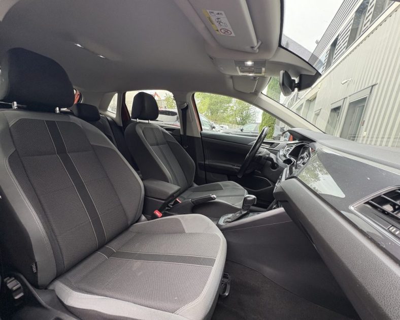 Volkswagen Polo VI 1.5 TSI 150ch R-Line 2020 — Révision COMPLÈTE - 2ème main - Pneus avant NEUFS
