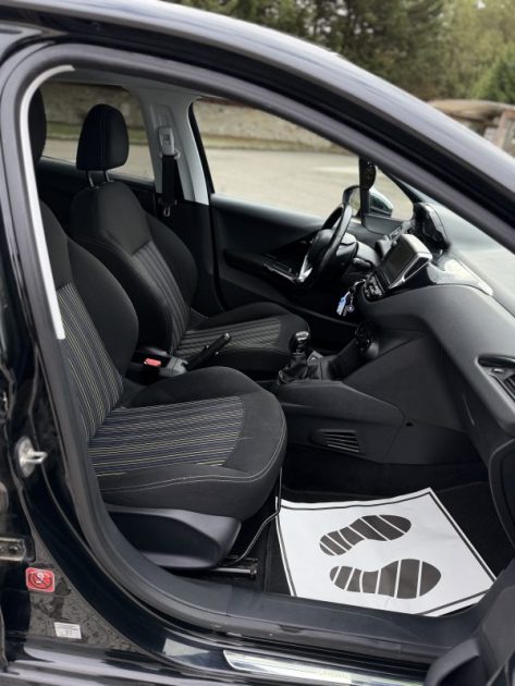 PEUGEOT 208 1.2 VTI 82 GARANTIE ET REVISÉ ✅