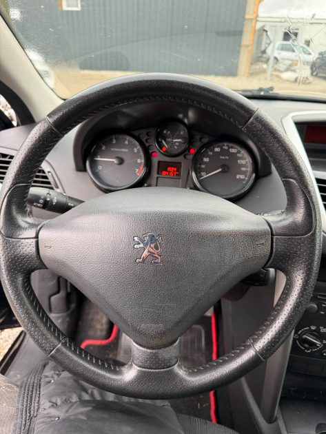PEUGEOT 207 1.4   2009
