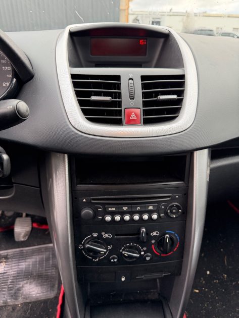 PEUGEOT 207 1.4   2009