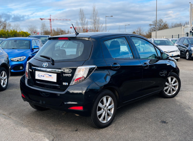 TOYOTA YARIS III 1.5 HYBRID 100h BUSINESS