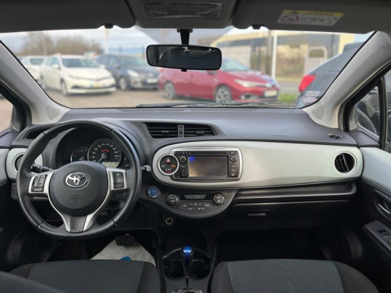 TOYOTA YARIS III 1.5 HYBRID 100h BUSINESS